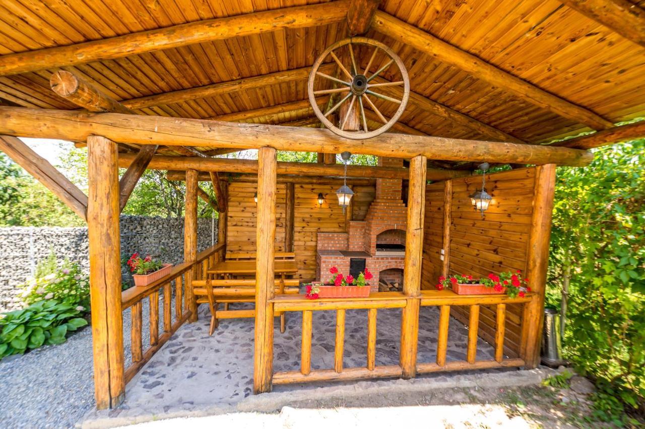 Casa De Vacanta Sadu Luaran gambar