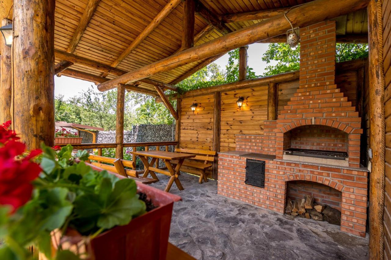 Casa De Vacanta Sadu Luaran gambar