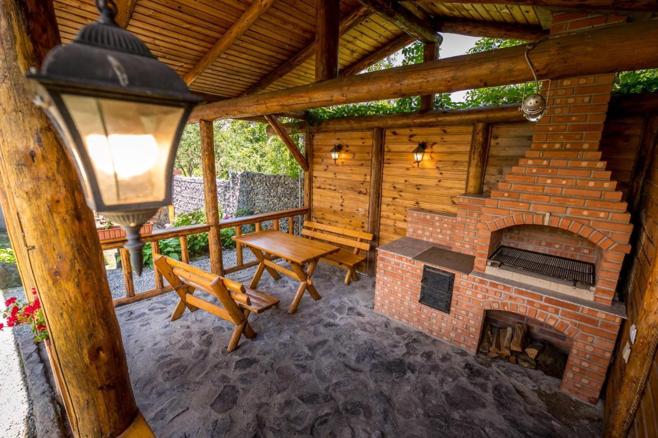 Casa De Vacanta Sadu Luaran gambar