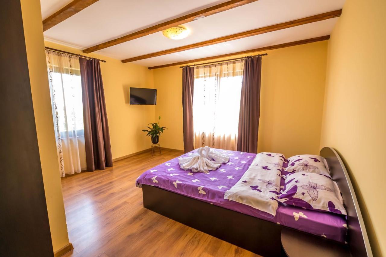 Casa De Vacanta Sadu Luaran gambar