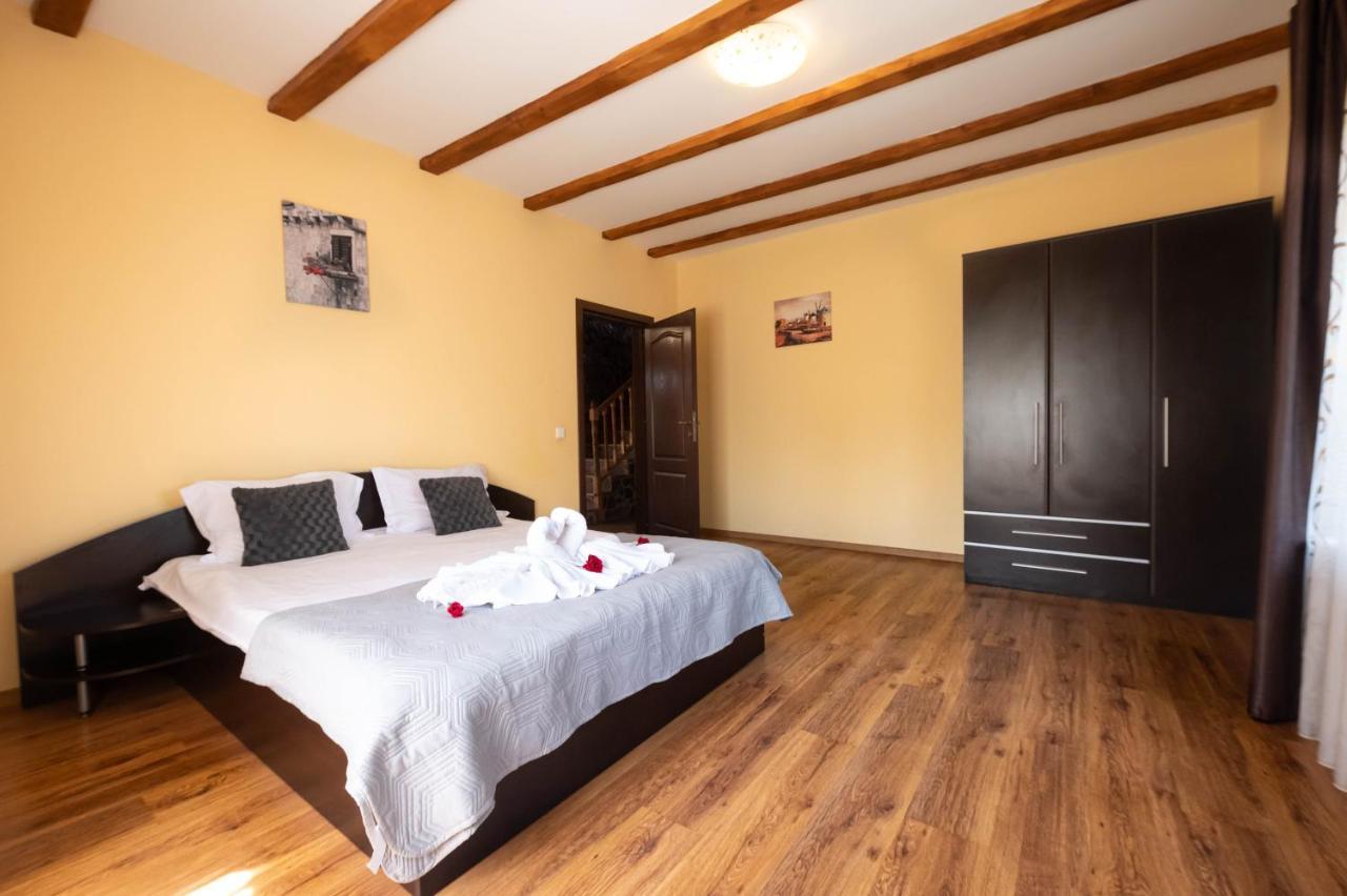 Casa De Vacanta Sadu Luaran gambar